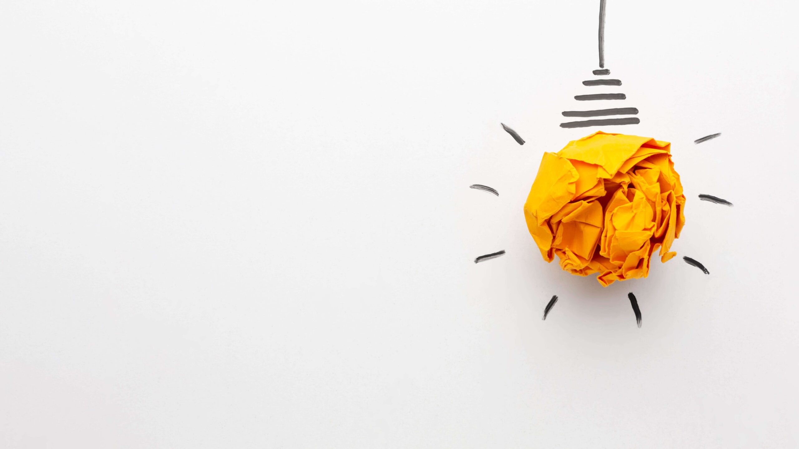 Lâmpada acesa, denotando boas ideias. Se relaciona com o sucesso de estratégias de marketing e negócios.